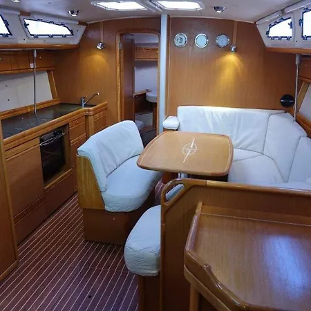 Nereide Botel