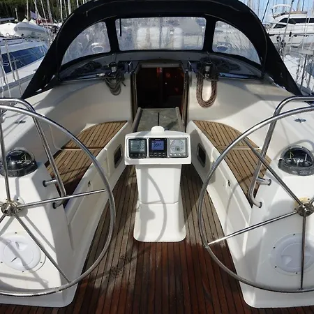 Botel Nereide *