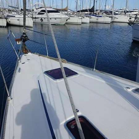 Nereide Botel Salerno